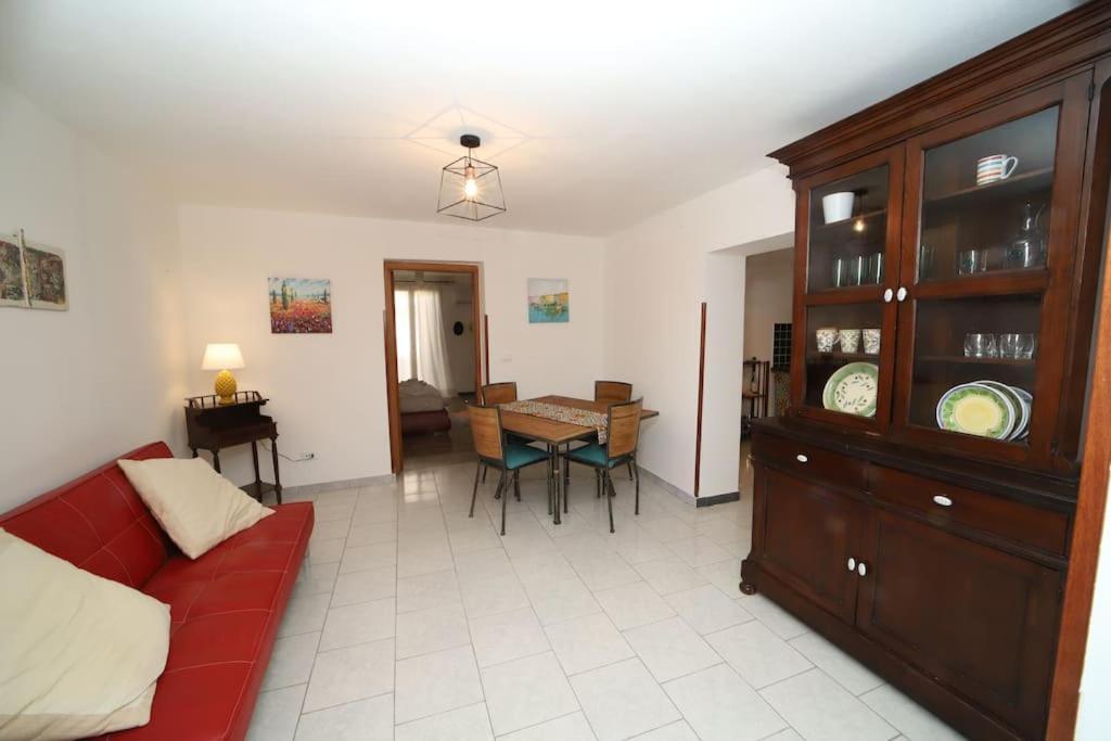 Appartamento Colonna House Casa Tra La Zisa E La Cattedrale Palermo Esterno foto