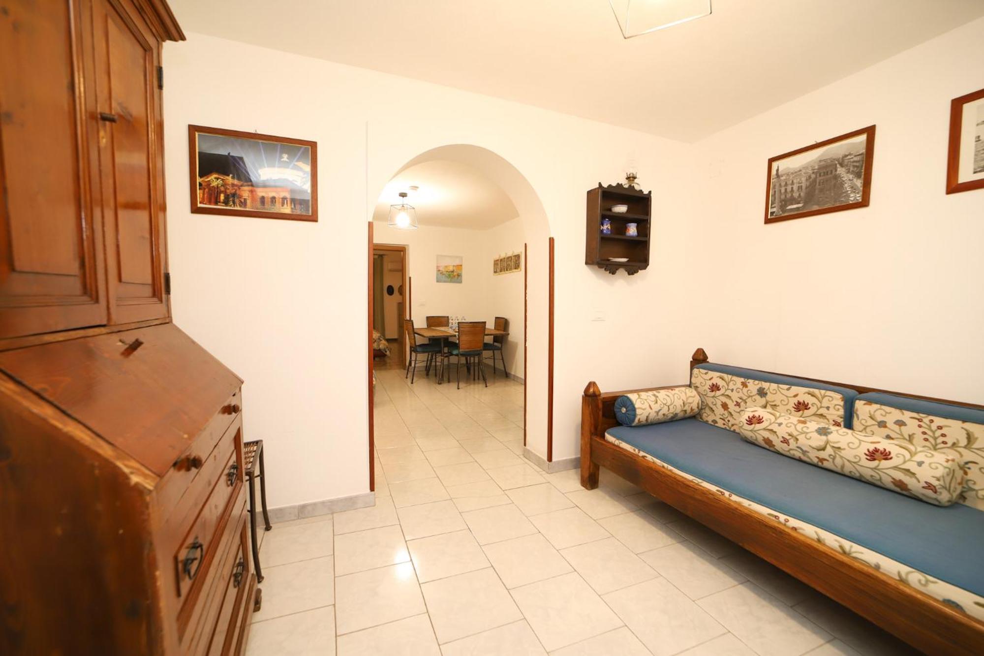 Appartamento Colonna House Casa Tra La Zisa E La Cattedrale Palermo Esterno foto