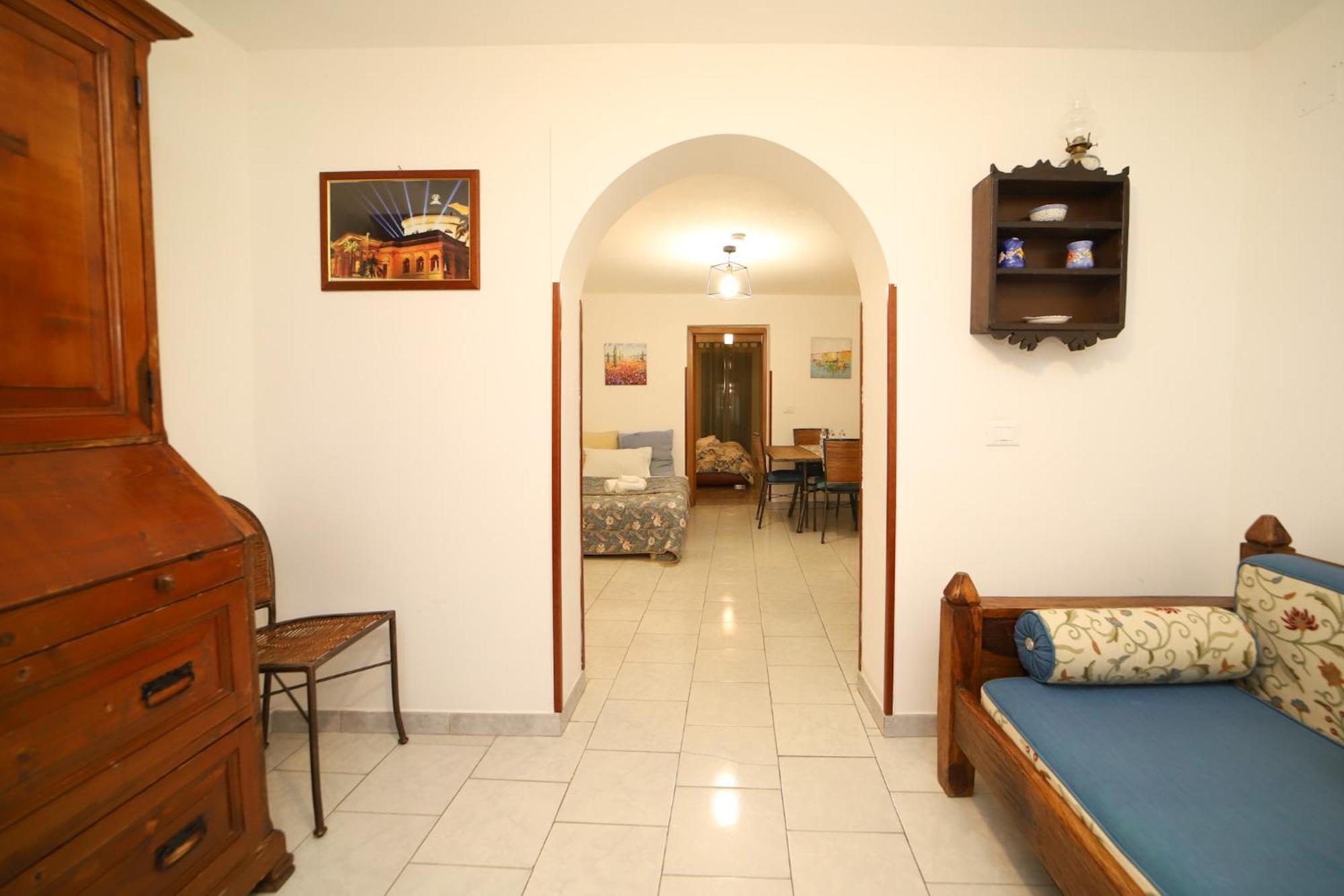 Appartamento Colonna House Casa Tra La Zisa E La Cattedrale Palermo Esterno foto